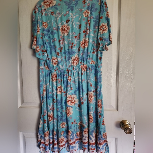 LEANI - Bohemian Summer Dress - Picture 3 of 5